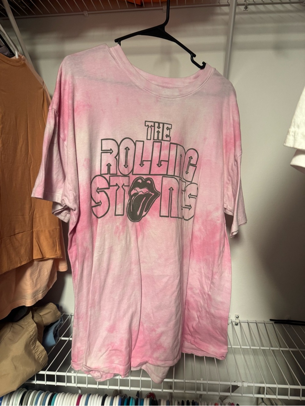 American Eagle Outfitters Light Pink Graphic Tee